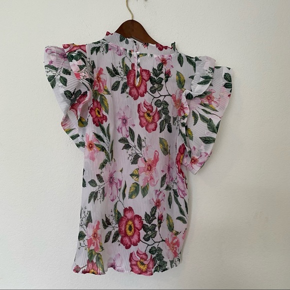 Dramatic Ruffle Sleeve Floral Blouse - Picture 3 of 4
